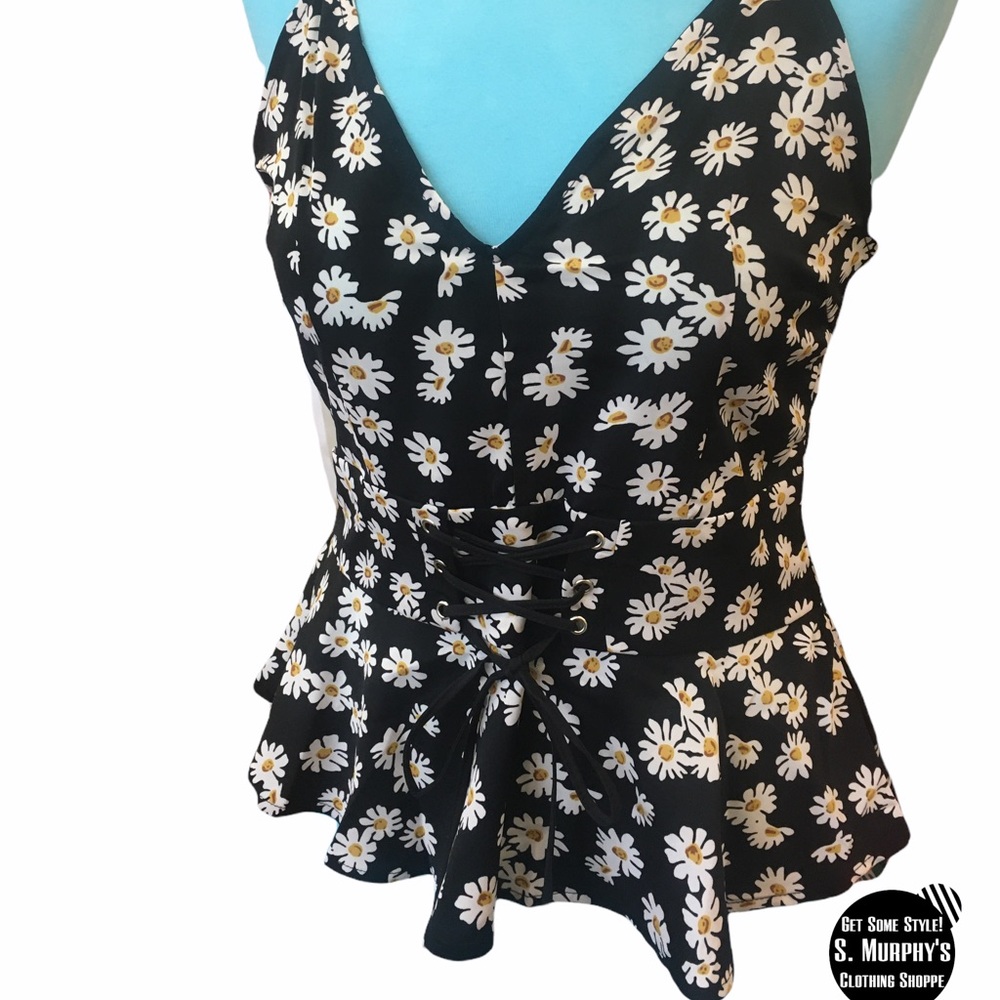 🌼Daisy Lace Up Ruffle Top Black🌼 - Picture 1 of 6
